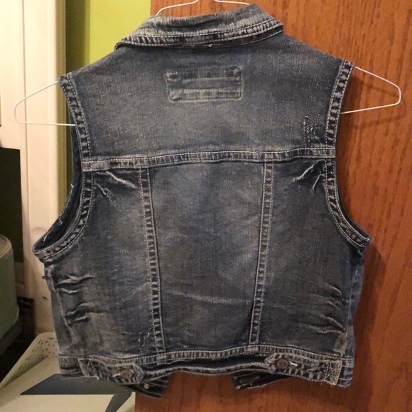 Jean vest! With distorted and acid wash denim - Picture 2 of 6